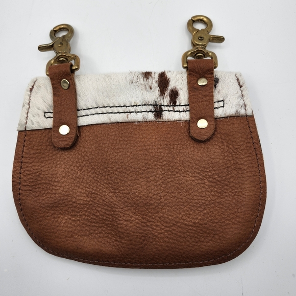 Brown and White Cow Hide Leather Saddle Bag Brass Hardwear - Picture 4 of 8